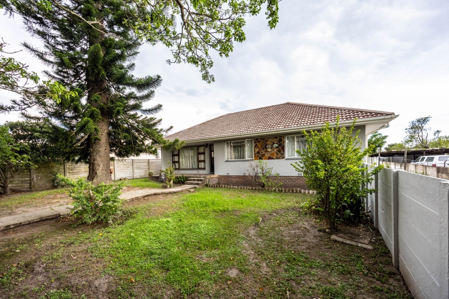 3 Bedroom Property for Sale in Summerpride Eastern Cape